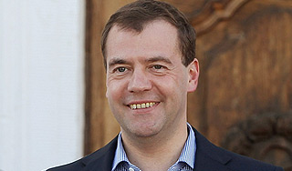 Медведев отдал зарплату Дальнему Востоку Медведев отдал зарплату Дальнему Востоку