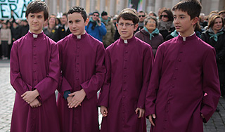 Посол Ватикана подозревается в педофилии Посол Ватикана подозревается в педофилии