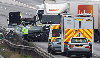 В Британии в ДТП пострадали 200 человек В Британии в ДТП пострадали 200 человек