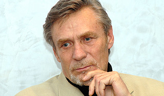 На звезду фильма "Любовь и голуби" напали На звезду фильма "Любовь и голуби" напали