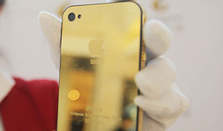 Apple грозит суд за цвет нового iPhone Apple грозит суд за цвет нового iPhone