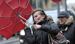 Ненастная погода парализовала Москву Ненастная погода парализовала Москву