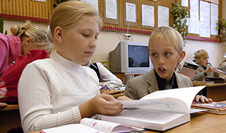 Школьников оградят от вредных учебников Школьников оградят от вредных учебников