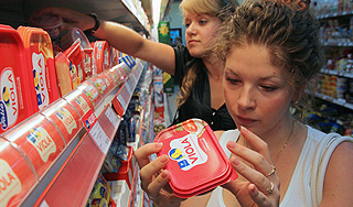 Онищенко нашел в финских сырах рыбу Онищенко нашел в финских сырах рыбу