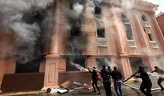 В Египте разграбили и сожгли монастырь В Египте разграбили и сожгли монастырь