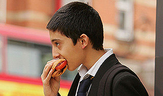 На фестивале в Сербии отравились 220 детей На фестивале в Сербии отравились 220 детей