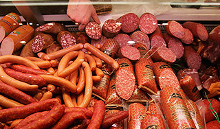 В белорусских колбасках нашли бактерии В белорусских колбасках нашли бактерии