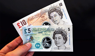 Британия перейдет на пластиковые деньги Британия перейдет на пластиковые деньги