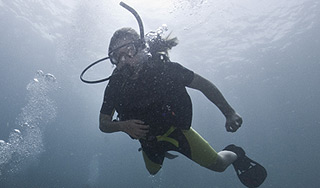 Водолазы нашли челябинский метеорит Водолазы нашли челябинский метеорит