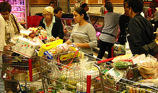 Венесуэла покупает еду у Колумбии Венесуэла покупает еду у Колумбии