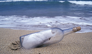 Канадец нашел на пляже столетнее послание Канадец нашел на пляже столетнее послание