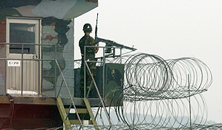 Дочь министра КНДР сбежала в Южную Корею Дочь министра КНДР сбежала в Южную Корею