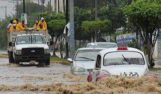 Стихия в Мексике унесла десятки жизней Стихия в Мексике унесла десятки жизней