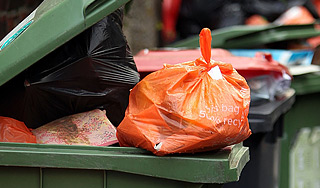 В Туве мужчину убил пакет с мусором В Туве мужчину убил пакет с мусором