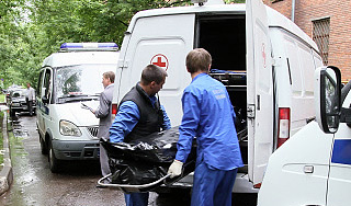 Полицейский из ревности зарезал жену и себя Полицейский из ревности зарезал жену и себя