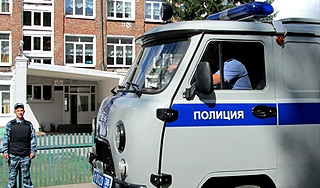 Полиция задержала избивших инвалида Полиция задержала избивших инвалида