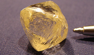 В ЮАР нашли алмазы весом более 100 карат В ЮАР нашли алмазы весом более 100 карат