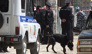 В Дагестане смертник взорвал полицейских В Дагестане смертник взорвал полицейских