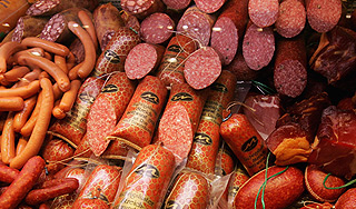 В белорусской колбасе найден стафилококк В белорусской колбасе найден стафилококк