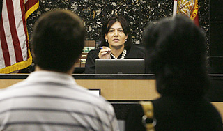 В США пару осудили за насилие над детьми В США пару осудили за насилие над детьми