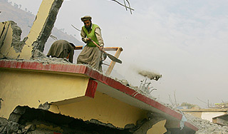 Пакистан сотрясло мощное землетрясение Пакистан сотрясло мощное землетрясение