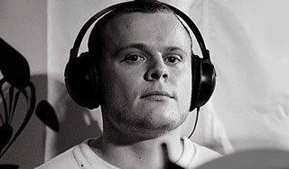 Сын ведущего "Звездного часа" убил себя Сын ведущего "Звездного часа" убил себя