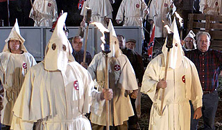 Ку-клукс-клан проведет акцию против Обамы Ку-клукс-клан проведет акцию против Обамы