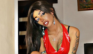 Фрик-певица устроила скандал в Волгограде Фрик-певица устроила скандал в Волгограде