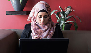 Палестинцам разрешили общаться в Сети Палестинцам разрешили общаться в Сети