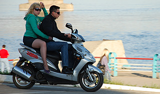 Выдачу прав на скутеры отложат на год Выдачу прав на скутеры отложат на год