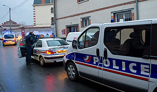 Во Франции юноша распял свою подружку Во Франции юноша распял свою подружку