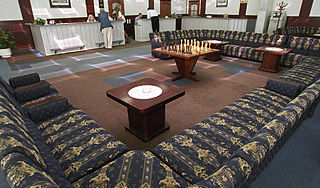 Депутатам перестанут оплачивать VIP-залы Депутатам перестанут оплачивать VIP-залы