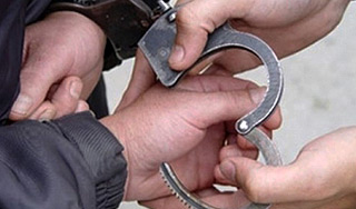 Подростков обвинили в избиении школьника Подростков обвинили в избиении школьника