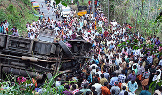 Десятки паломников погибли в ДТП в Индии Десятки паломников погибли в ДТП в Индии