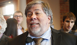 Возняк: США могли принудить Apple к слежке Возняк: США могли принудить Apple к слежке