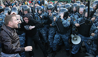 Сотни людей задержаны в Бирюлево Сотни людей задержаны в Бирюлево