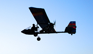 В США у самолета в полете оторвалась дверь В США у самолета в полете оторвалась дверь