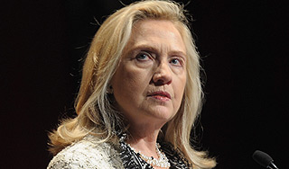 Клинтон оштрафовали на парковке в Лондоне Клинтон оштрафовали на парковке в Лондоне