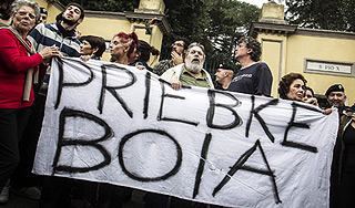 Смерть офицера СС привела к погромам в Риме Смерть офицера СС привела к погромам в Риме