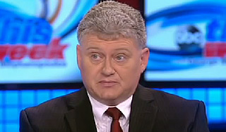 Отец Сноудена советует ему остаться в России Отец Сноудена советует ему остаться в России