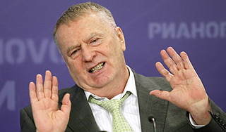 Жириновский хочет объединить высшие суды Жириновский хочет объединить высшие суды