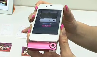 Японцы научили смартфон источать запахи Японцы научили смартфон источать запахи