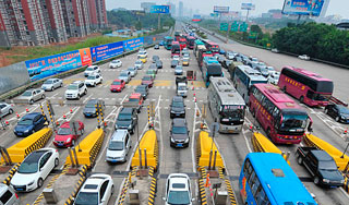 В КНР движение машин ограничат по номерам В КНР движение машин ограничат по номерам