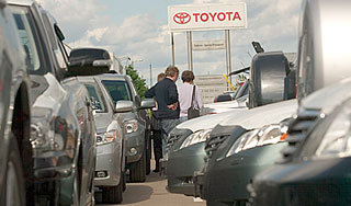 Toyota отзывает 885 тысяч автомобилей Toyota отзывает 885 тысяч автомобилей