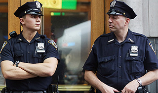 Полиция Нью-Йорка отказалась искать Бэнкси Полиция Нью-Йорка отказалась искать Бэнкси