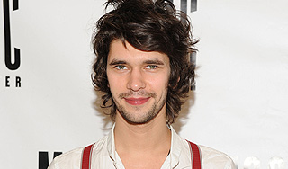 Звезда фильмов о Бонде сыграет Меркьюри Звезда фильмов о Бонде сыграет Меркьюри