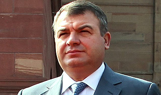 Сердюкову припомнили французский отель Сердюкову припомнили французский отель