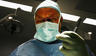 Хирург в США осужден за инъекции цемента Хирург в США осужден за инъекции цемента