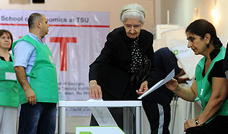 Грузия выбирает замену Саакашвили Грузия выбирает замену Саакашвили