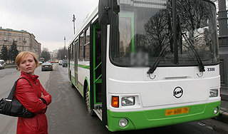 Водитель автобуса убил ребенка дверью Водитель автобуса убил ребенка дверью
